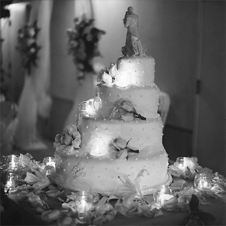 Candlelit Wedding Cake Ricardo Virginia Guerra Reception