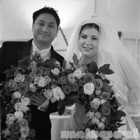 Leon & Gina with the Flower Arrangement